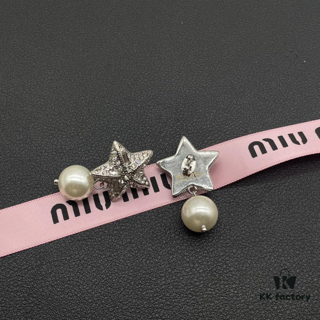 693016b712f62673a6facc44 Miu Miu Textured Luxury Pearl Heart Stud Earrings, Minimalist Love Design, Vintage-Inspired Fashion Statement Piece