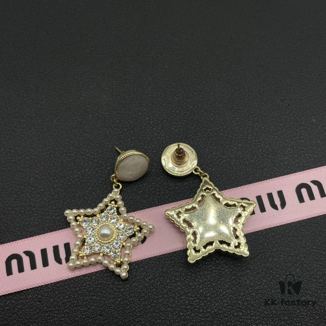 693016bb12f62673a6facc4a Miu Miu Textured Heart Luxury Pearl Stud Earrings, Minimalist Love Design with Vintage Charm
