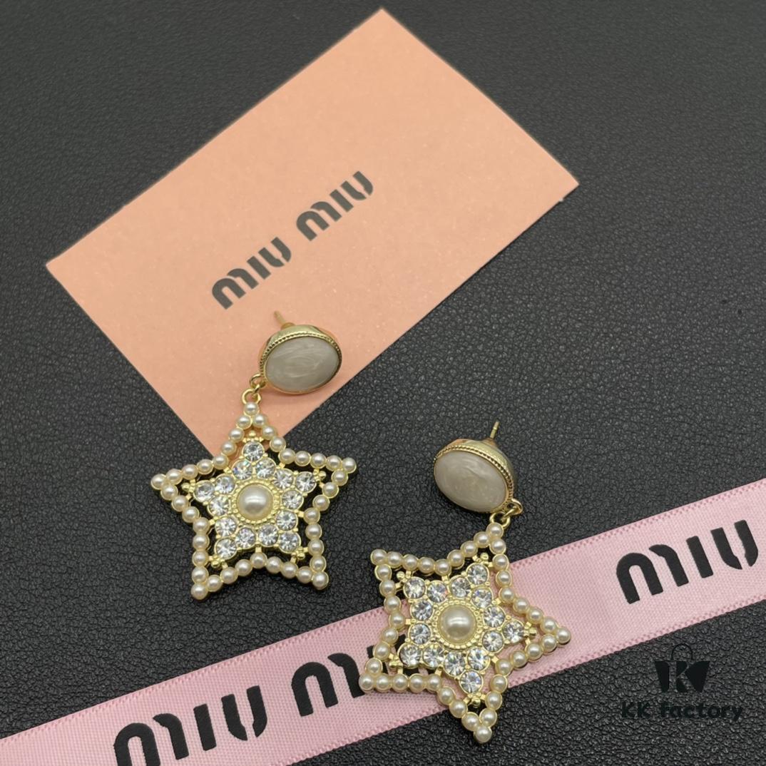 693016bb12f62673a6facc4b Miu Miu Textured Heart Luxury Pearl Stud Earrings, Minimalist Love Design with Vintage Charm