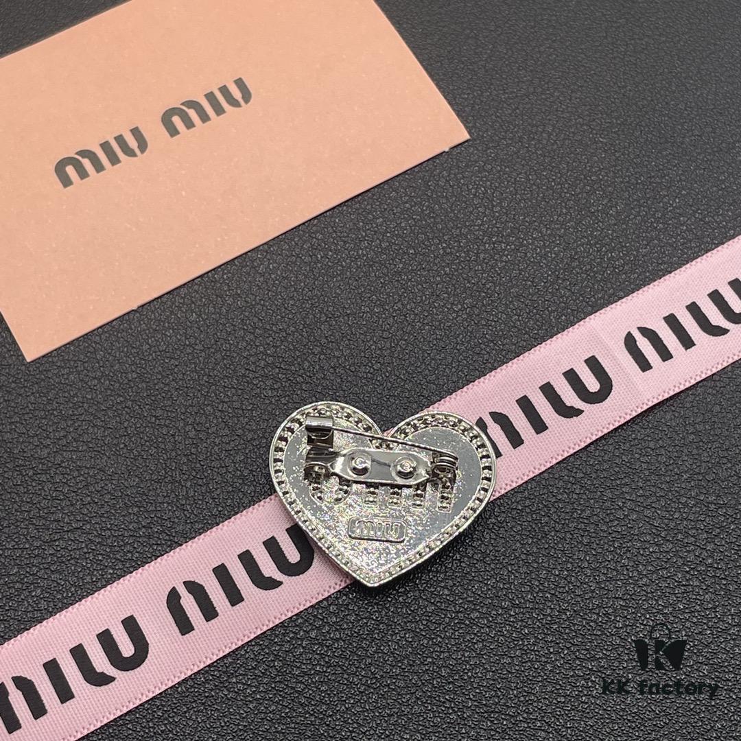 693016c612f62673a6facc55 Miu Miu Textured Luxury Pearl Heart Brooch, Minimalist Amour Design with Vintage Charm, Must-Have Fashion Accessory for Summer