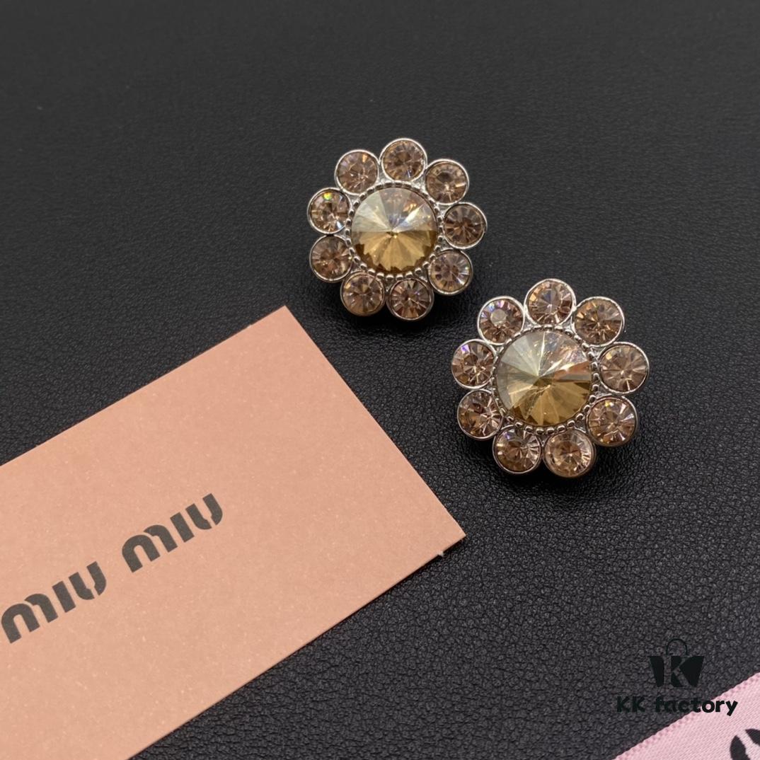 Miu Miu Textured Luxury Pearl Heart Ear Cuffs, Minimalist Design with Vintage Charm