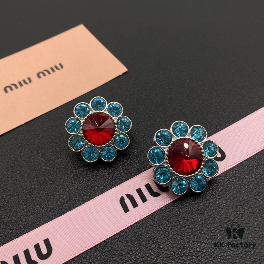 693016db12f62673a6facc6c Miu Miu Textured Luxury Pearl Heart Ear Cuff, Minimalist Design with Retro Charm, Must-Have Summer Fashion Accessory