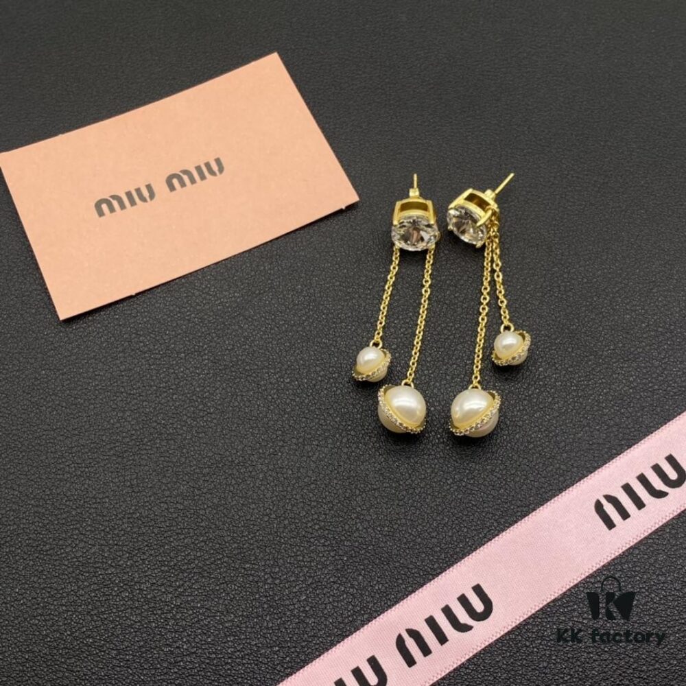 693016dc12f62673a6facc6d Miu Miu Textured Luxury Pearl Heart Stud Earrings, Minimalist Design with Vintage Charm, Must-Have Summer Fashion Accessory