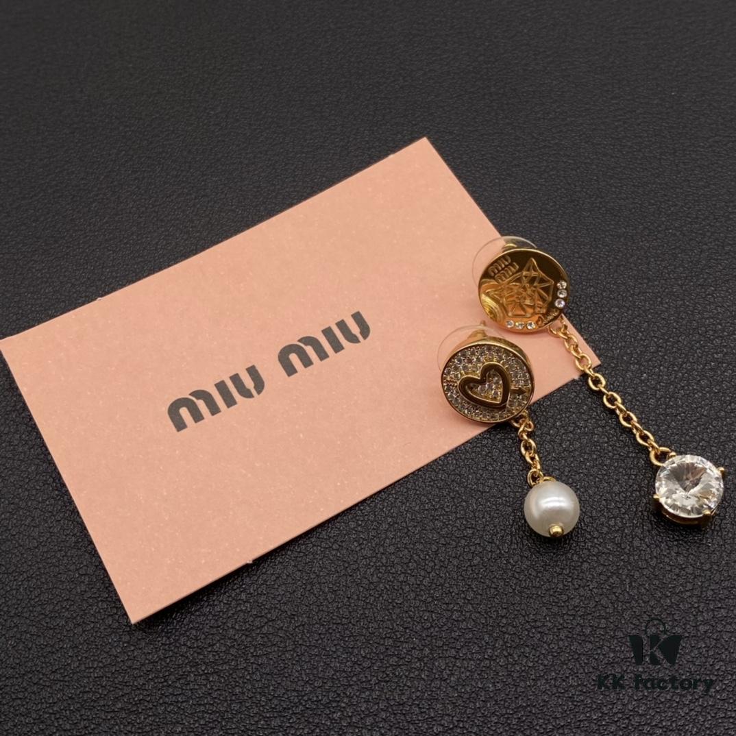 693016e212f62673a6facc73 Miu Miu Textured Luxurious Pearl Heart Stud Earrings, Minimalist Design with Vintage Charm, Must-Have Summer Fashion Accessory