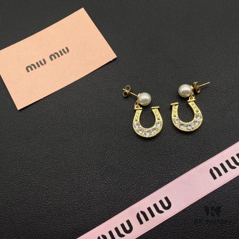 693016e412f62673a6facc74 Miu Miu Textured Luxury Pearl Heart Stud Earrings, Minimalist Amore Design with Vintage Charm, Must-Have Summer Fashion Accessory