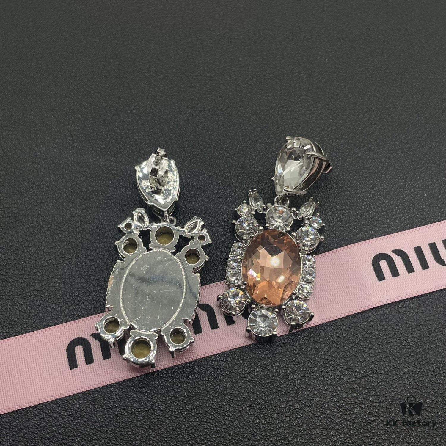 6930170312f62673a6facc91 Miu Miu Elegant Heart Pearl Stud Earrings, Minimalist Luxury Design with Vintage Charm