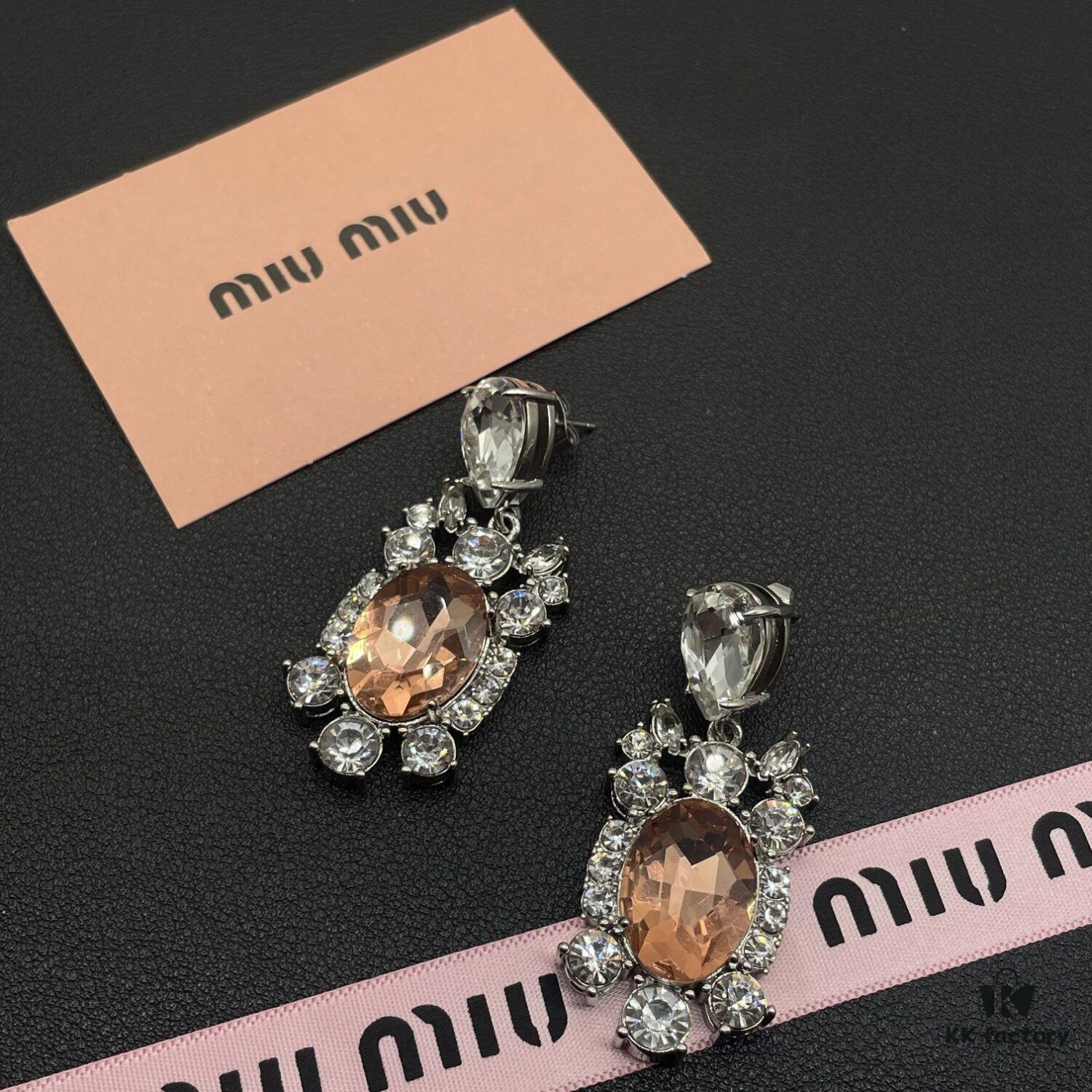 6930170412f62673a6facc92 Miu Miu Elegant Heart Pearl Stud Earrings, Minimalist Luxury Design with Vintage Charm