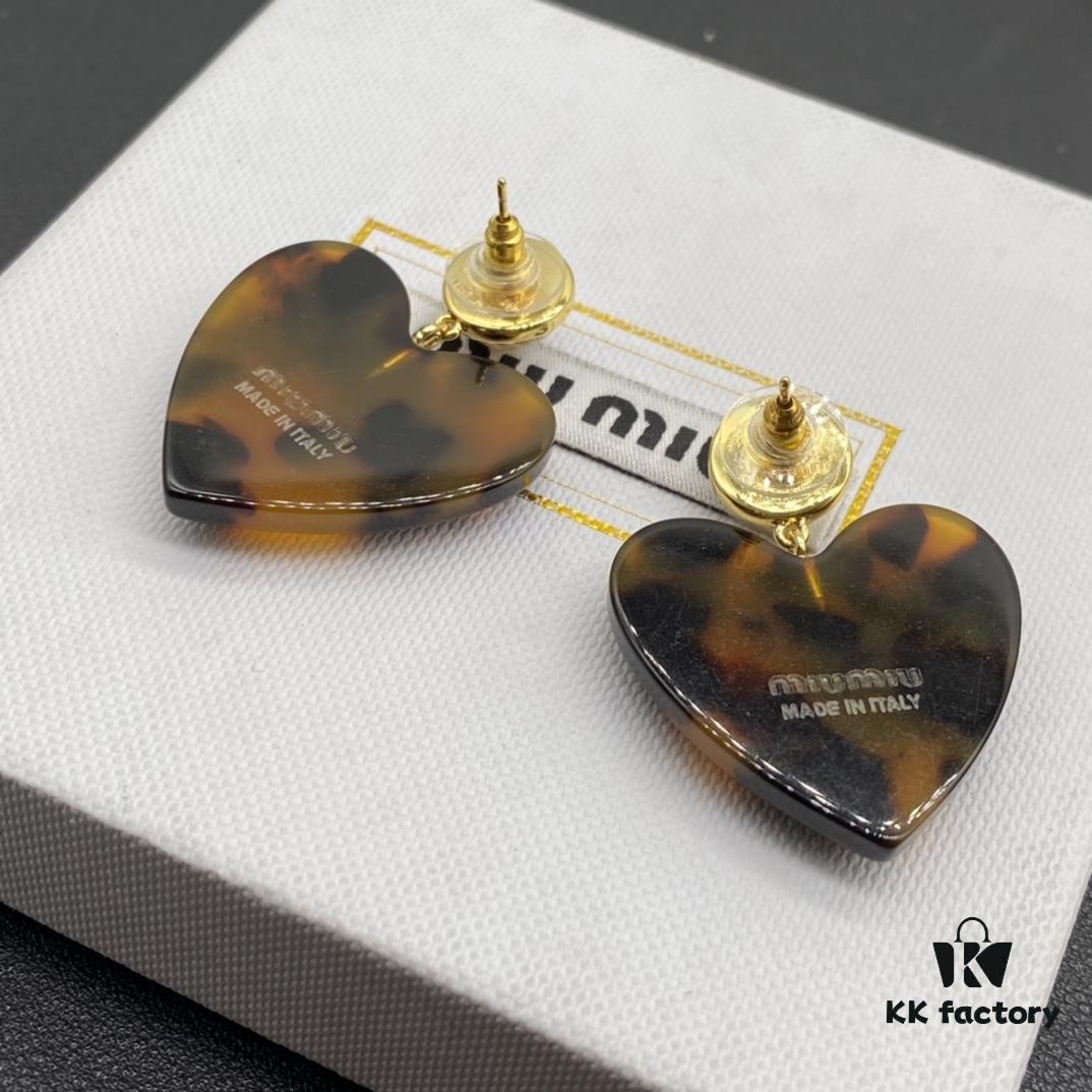 6930176712f62673a6facd0d Miu Miu Textured Luxury Pearl Heart Stud Earrings, Minimalist Love Design, Fashionable Retro Style, Must-Have Summer Accessory