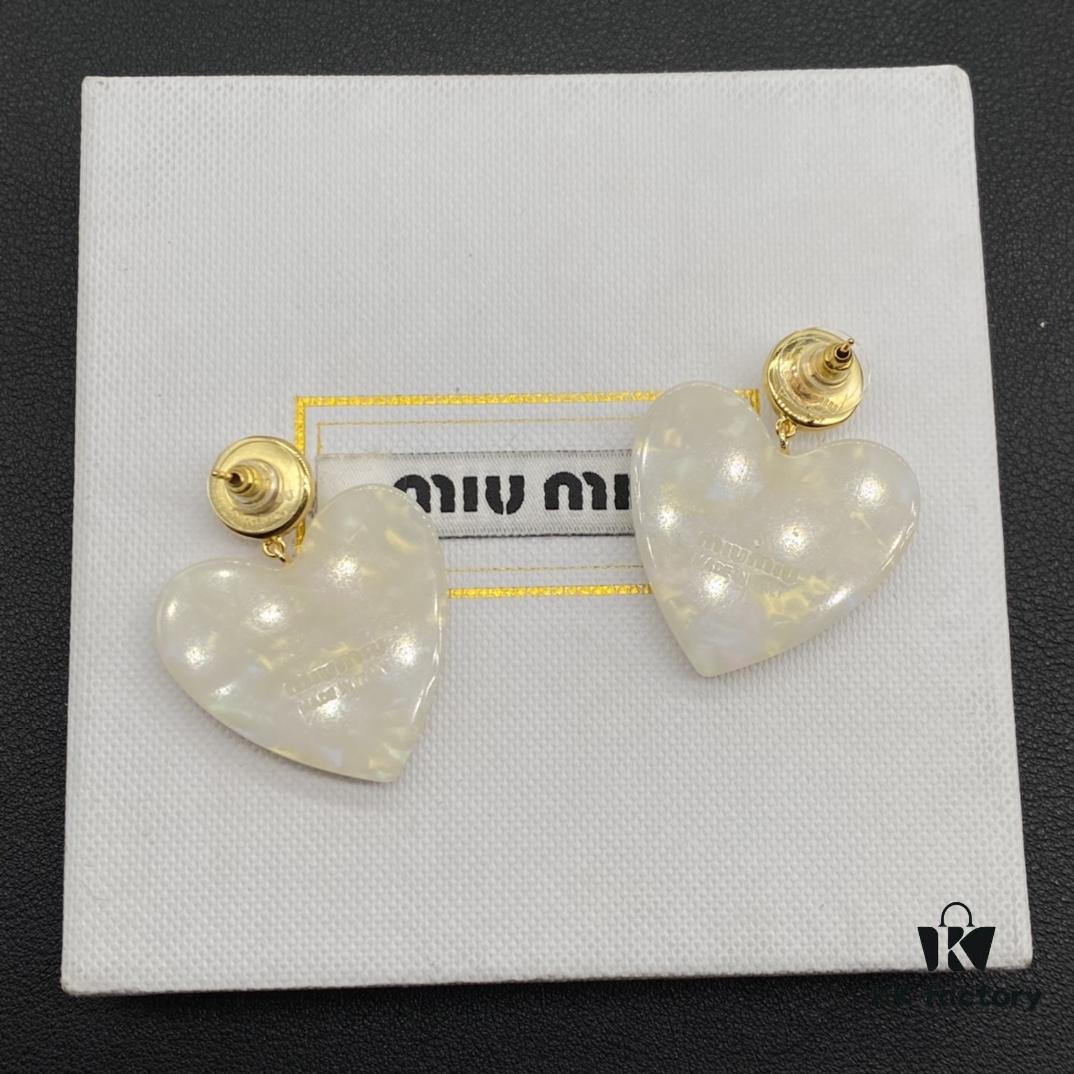 6930176b12f62673a6facd11 Miu Miu Textured Luxurious Pearl Heart Stud Earrings, Minimalist Design with Vintage Charm, Must-Have Summer Fashion Accessory