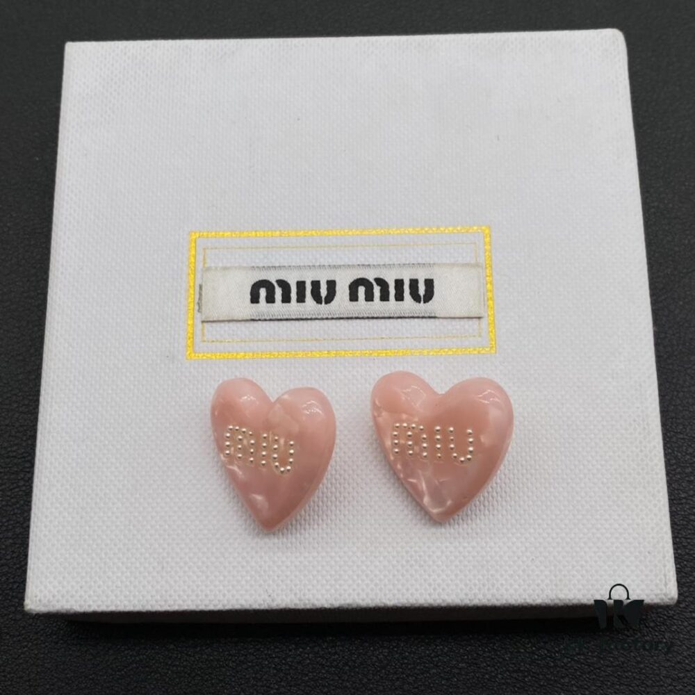 6930177a12f62673a6facd25 Miu Miu Textured Luxurious Pearl Heart Stud Earrings, Minimalist Design with Vintage Charm, Must-Have Summer Fashion Accessory
