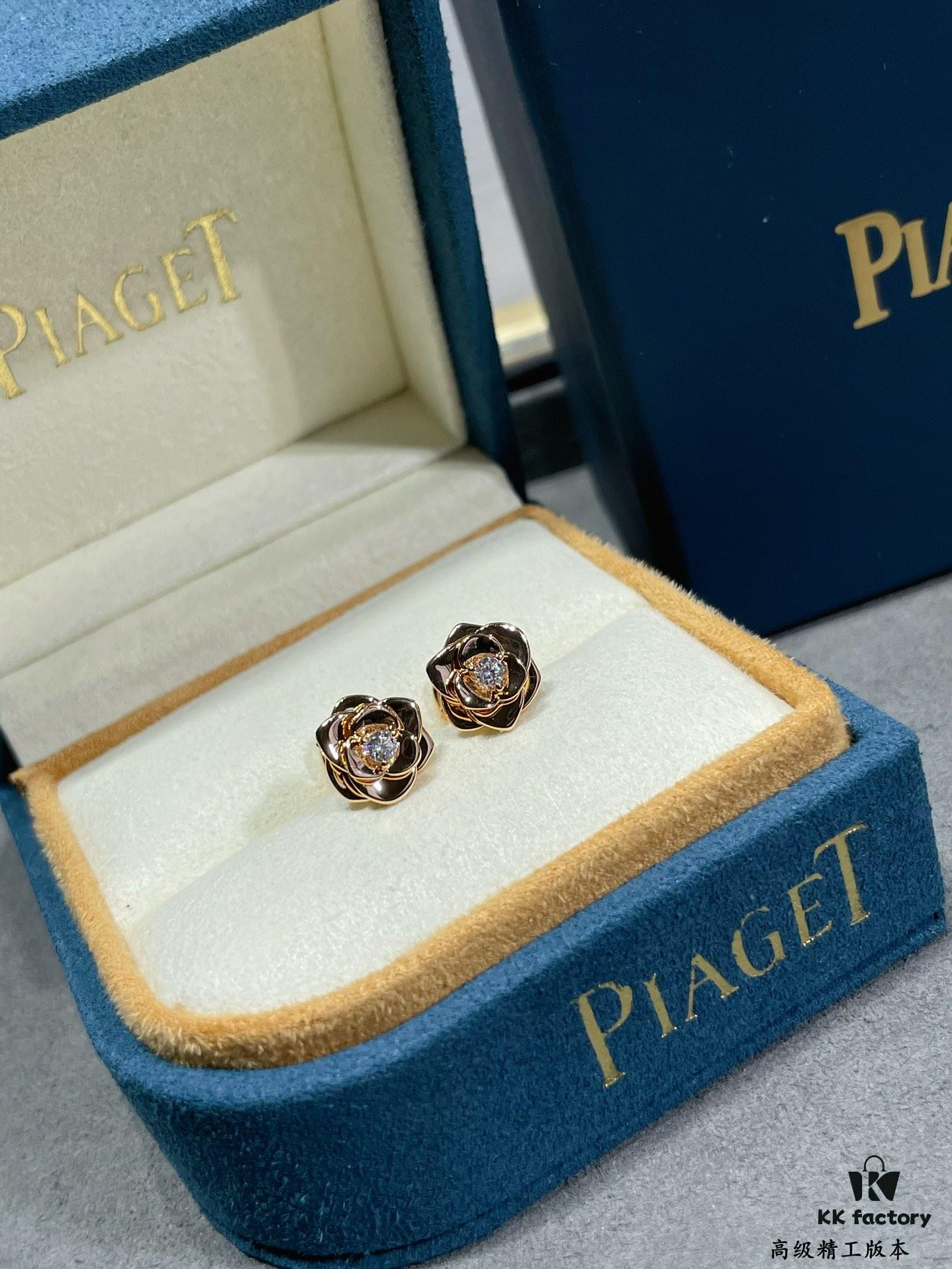 6930188e12f62673a6facee9 Pearl & Gold Floral Stud Earrings That Capture Your Heart at First Sight