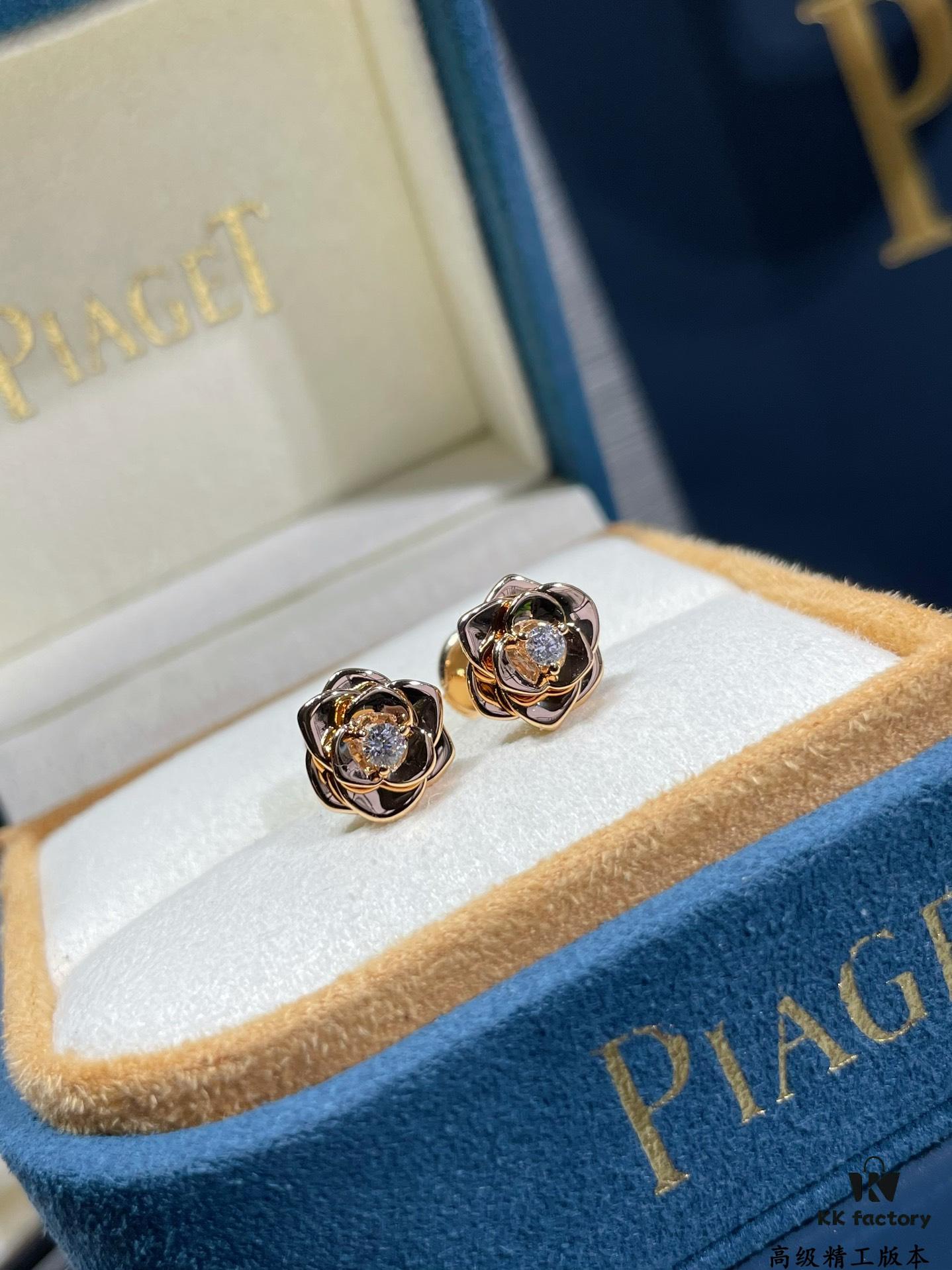 6930188f12f62673a6faceea Pearl & Gold Floral Stud Earrings That Capture Your Heart at First Sight