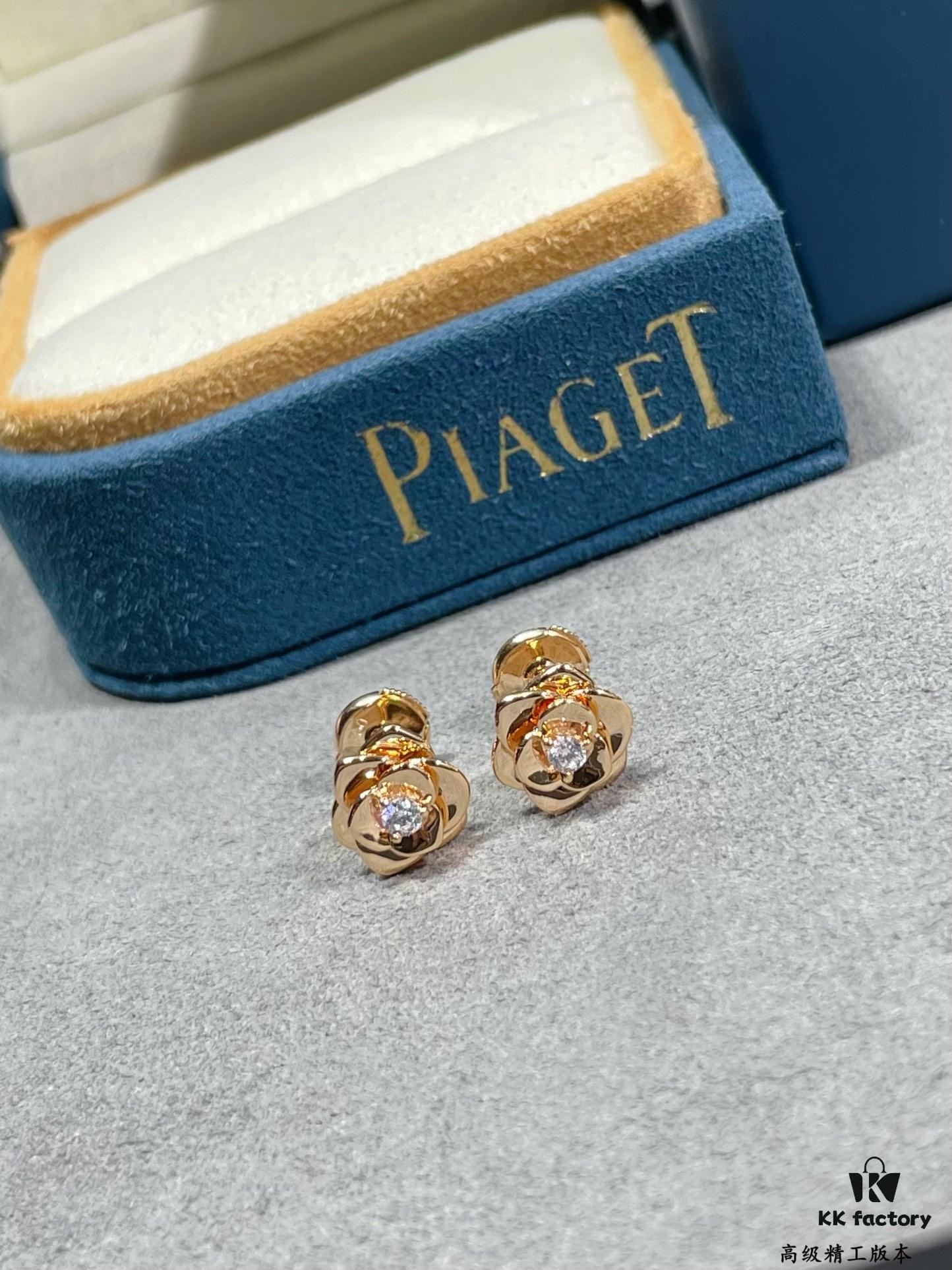 6930188f12f62673a6faceeb Pearl & Gold Floral Stud Earrings That Capture Your Heart at First Sight