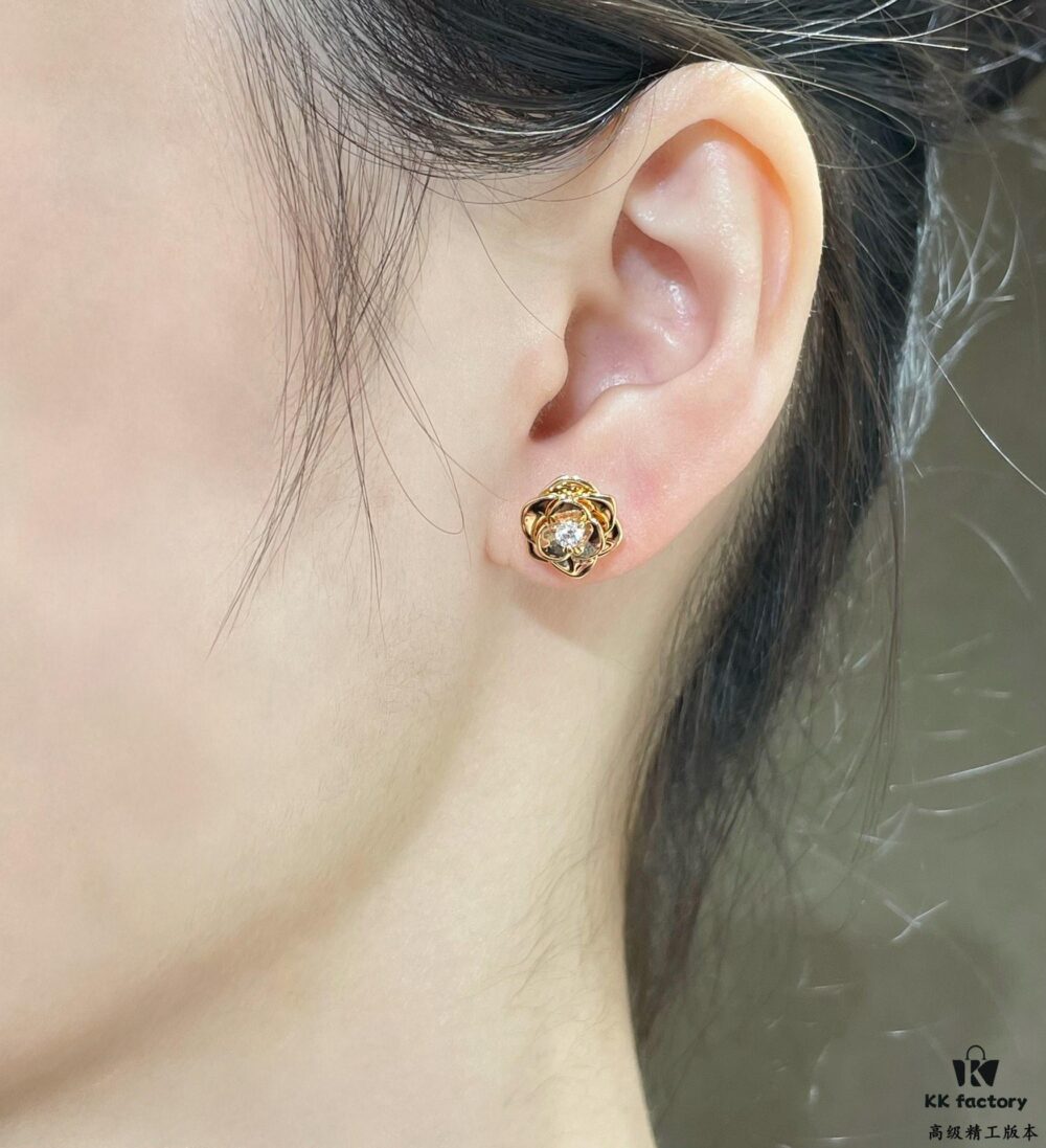 6930189012f62673a6faceee Pearl & Gold Floral Stud Earrings That Capture Your Heart at First Sight