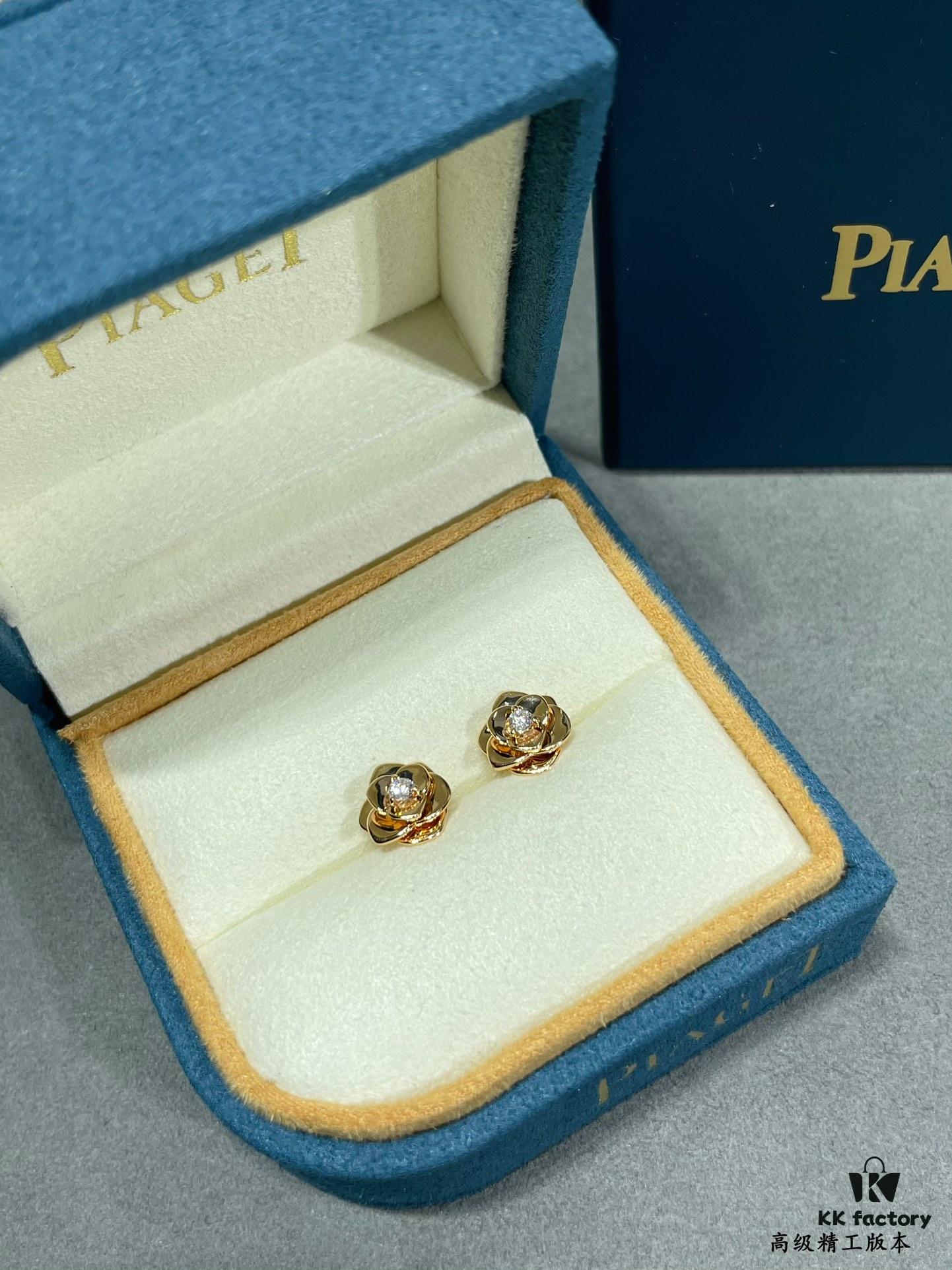 6930189112f62673a6faceef Pearl & Gold Floral Stud Earrings That Capture Your Heart at First Sight
