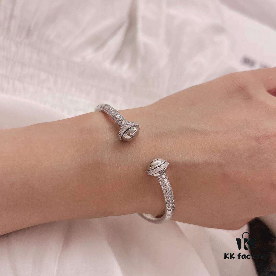 693018bc12f62673a6facf33 Piaget Latest Rotating Series Bracelet from Official Counter