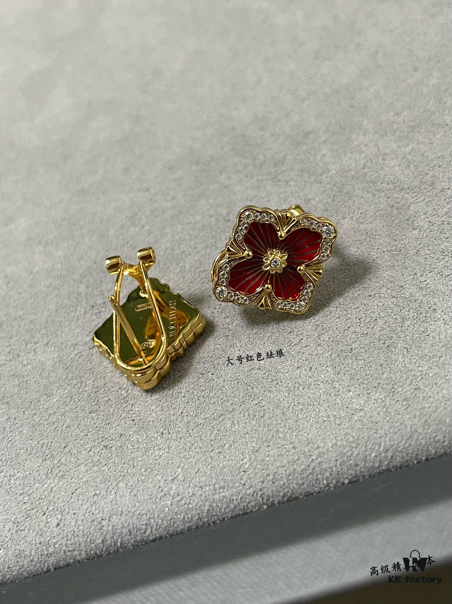 69301a3412f62673a6fad0f8 Buccellati Opera Grand Red Enamel Earrings, Vintage Court-style Four-Leaf Clover, Large Size