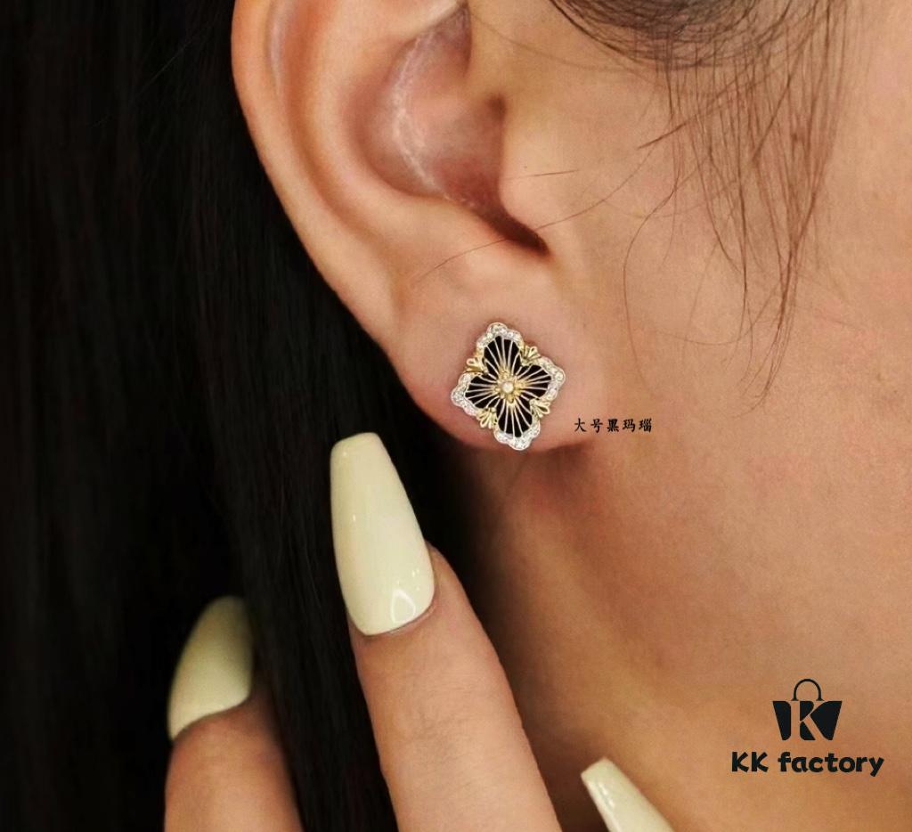 69301a3a12f62673a6fad0fc Buccellati Opera Grande Series Large Black Agate Earrings, Retro Court-style Clover Design with Rigato Parallel Engraving Technique