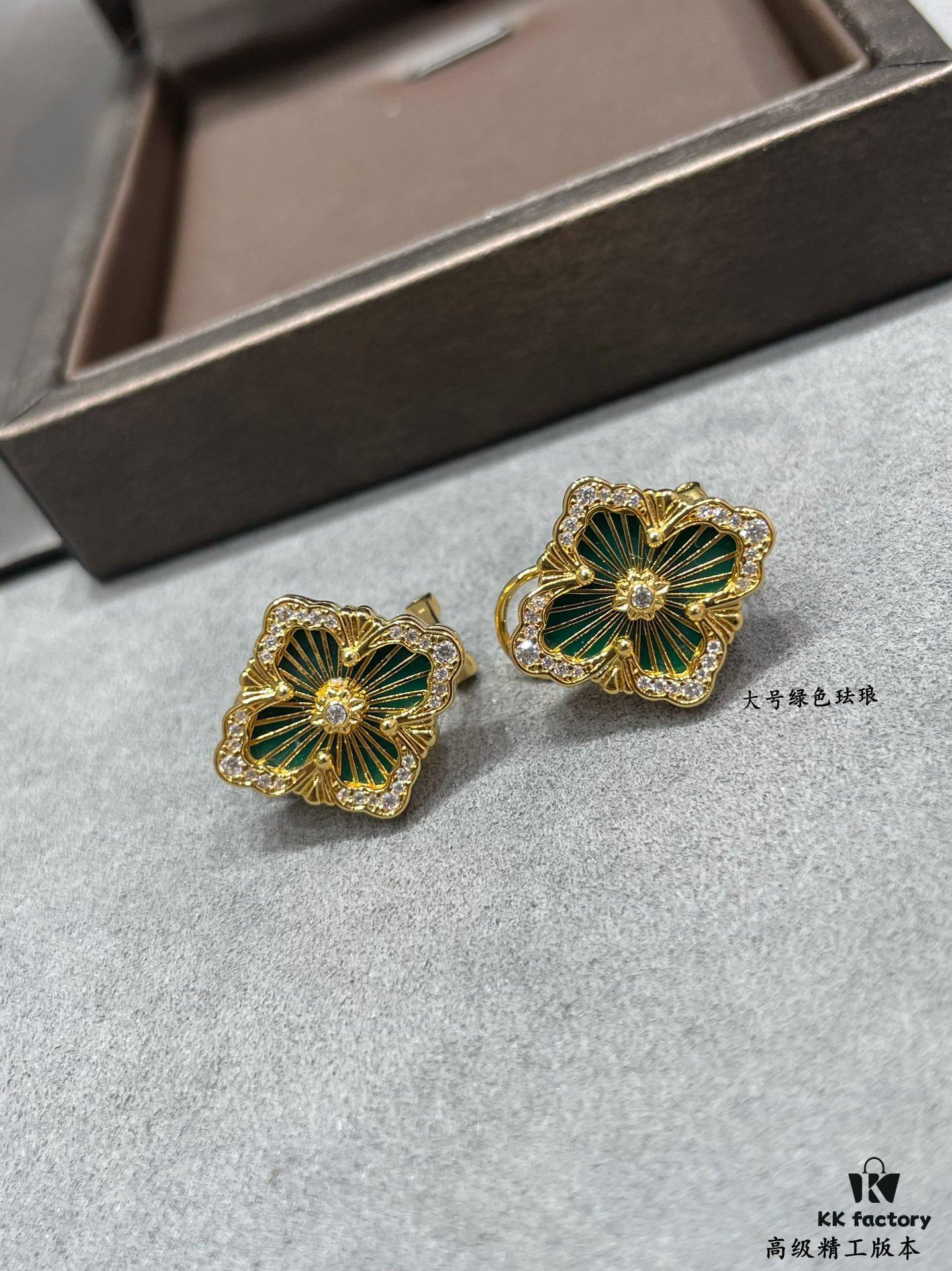 69301a4f12f62673a6fad112 Buccellati Opera Grande Series Large Green Enamel Earrings, Vintage Court Style Four-Leaf Clover with Rigato Silk-Craft Finish
