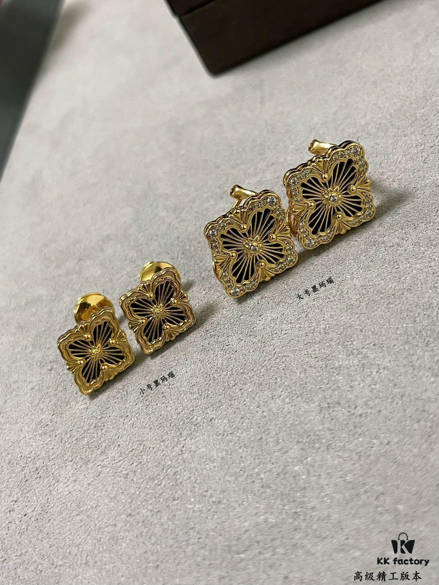 69301a5d12f62673a6fad11c Buccellati Opera Grande Series Large Black Agate Earrings, Retro Court-style Clover Design with Rigato Parallel Engraving Technique
