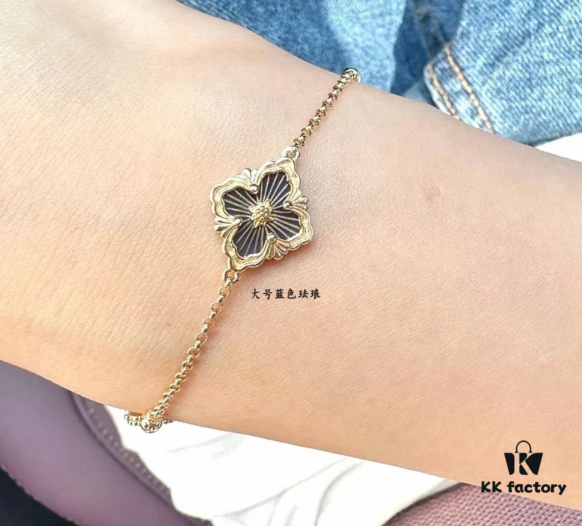 69301a7712f62673a6fad13b Buccellati Opera Maxi Blue Enamel Bracelet, Retro Court-style Clover and Four-petal Shell Double-sided Necklace with Rigato Silk Finish and Geometric Diamond Inlay