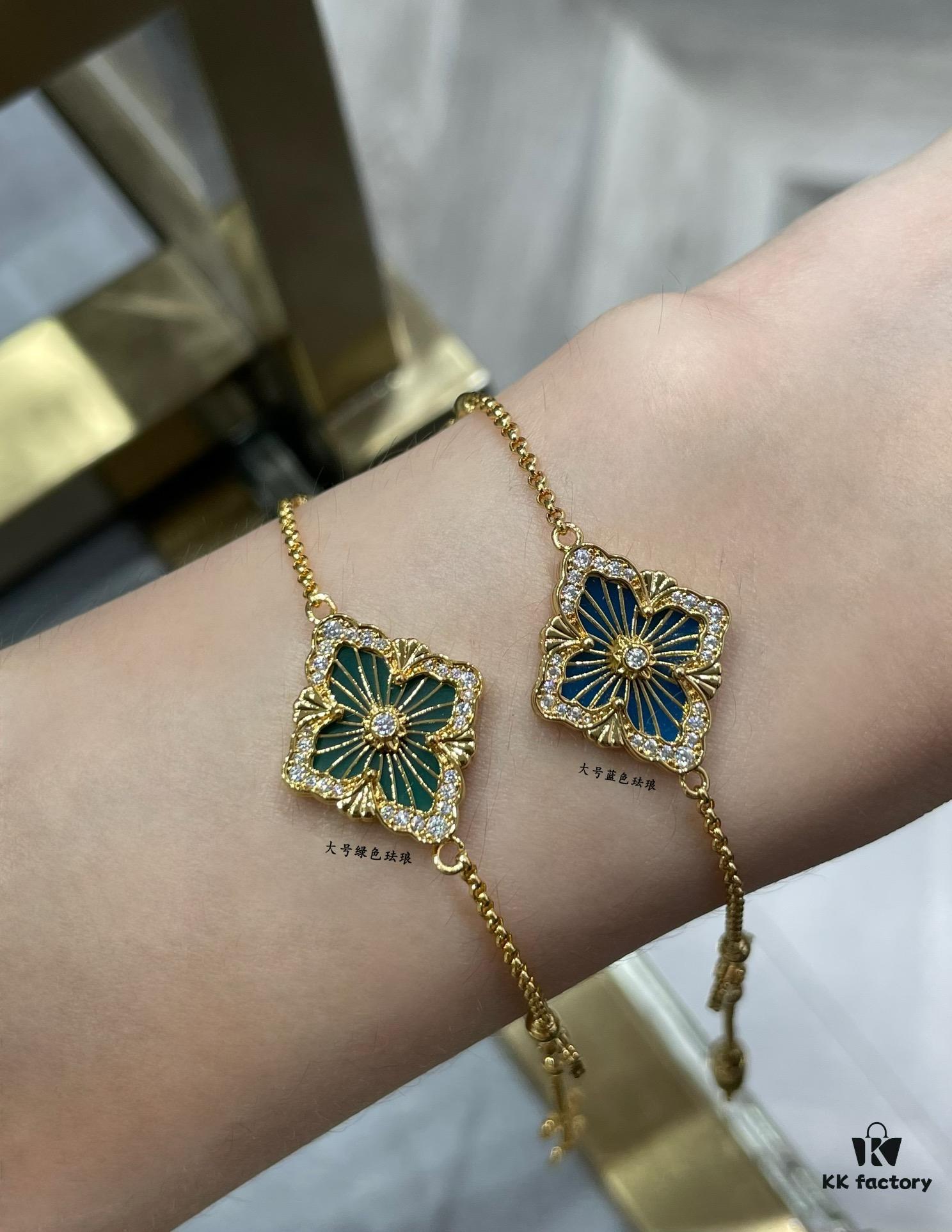 69301a7912f62673a6fad13e Buccellati Large Opera Garden Series Green Enamel Bracelet, Vintage Court-style Clover and Four-petal Shell Double-sided Necklace