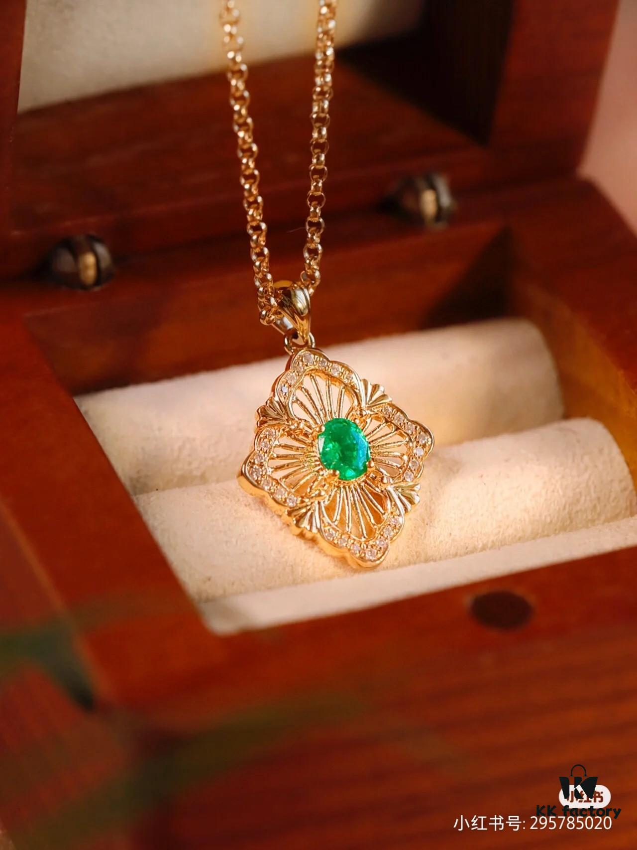 69301a9312f62673a6fad15c Buccellati, Italian High Jewelry Brand, Vintage Royal Style Diamond-Cut Filigree Necklace