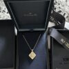 69301af512f62673a6fad1c8 Buccellati Italian Luxury Jewelry Vintage Royal Style Diamond-Set Twisted Clover Shell Agate Chalcedony Reversible Necklace V Gold Material 18K Thick Gold Plating Original Chain End Original Clasp High Quality
