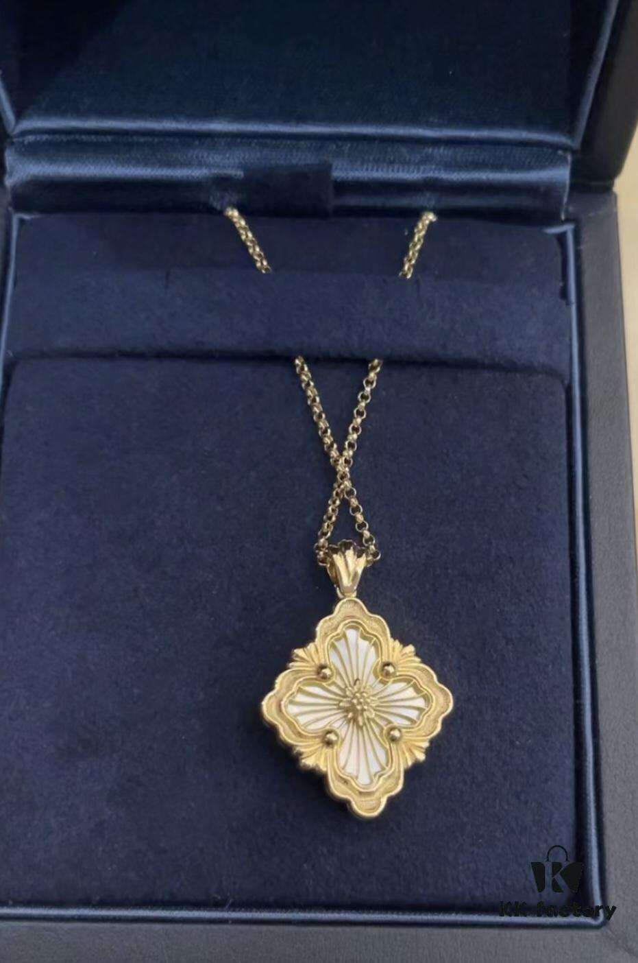 69301af612f62673a6fad1ca Buccellati Italian Luxury Jewelry Vintage Royal Style Diamond-Set Twisted Clover Shell Agate Chalcedony Reversible Necklace V Gold Material 18K Thick Gold Plating Original Chain End Original Clasp High Quality