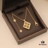 69301afb12f62673a6fad1d2 Buccellati Italian Luxury Jewelry Vintage Court Style Diamond-Cut Clover Shell Agate Chalcedony Double-Sided Necklace V Gold Material 18K Thick Gold Plating Original Chain End Original Clasp High Quality