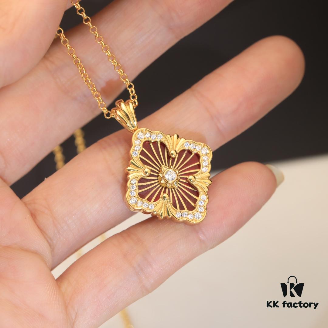 69301aff12f62673a6fad1d6 Buccellati Italian Luxury Jewelry Vintage Royal Style Diamond-Cut Clover Shell Agate Chalcedony Reversible Necklace in V Gold 18K Thick Gold Plating Original Chain End and Clasp High Quality