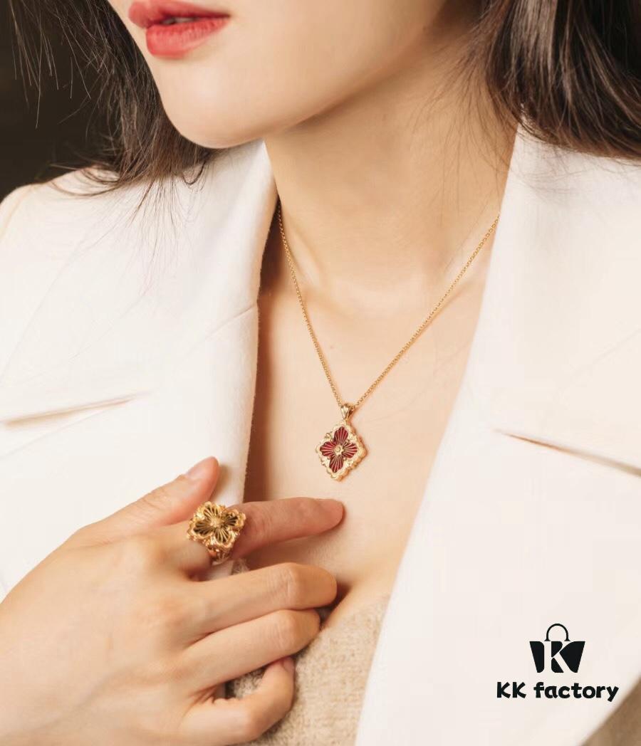 69301b0112f62673a6fad1d9 Buccellati Italian Luxury Jewelry Vintage Royal Style Diamond-Cut Clover Shell Agate Chalcedony Reversible Necklace in V Gold 18K Thick Gold Plating Original Chain End and Clasp High Quality