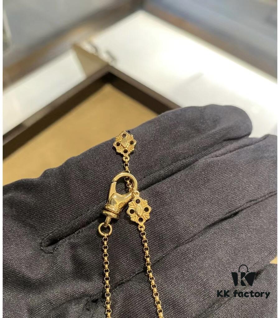 69301b1012f62673a6fad1e6 Buccellati Italian Luxury Jewelry Vintage Royal Style Diamond-Cut Clover Shell Agate Chalcedony Double-Sided Necklace V Gold Material 18K Thick Gold Plating Original Chain End Original Clasp High Quality