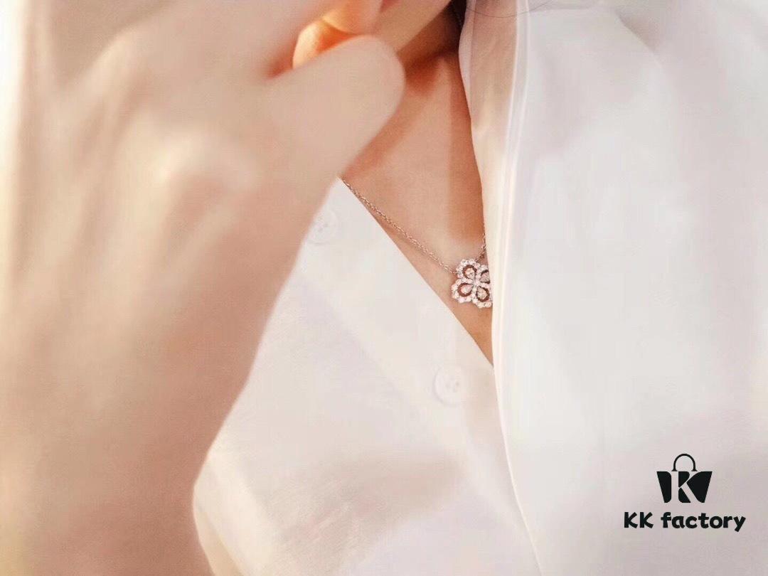 69301b9312f62673a6fad25a Celebrities Wearing #Harry Winston Diamond Links Full Diamond Necklace and Diamond Earrings