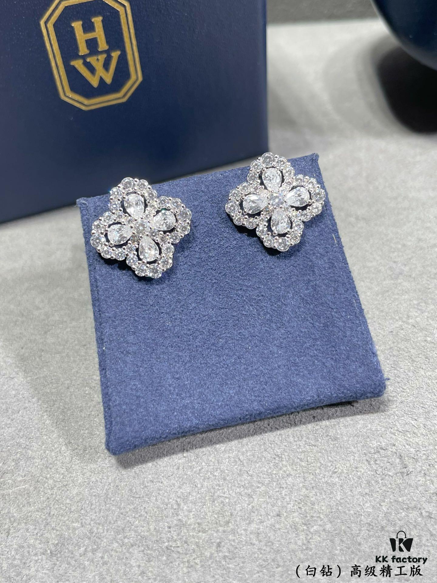 69301ba612f62673a6fad267 Harry Winston Diamond Links Full Diamond Clover Stud Earrings (White Diamonds)