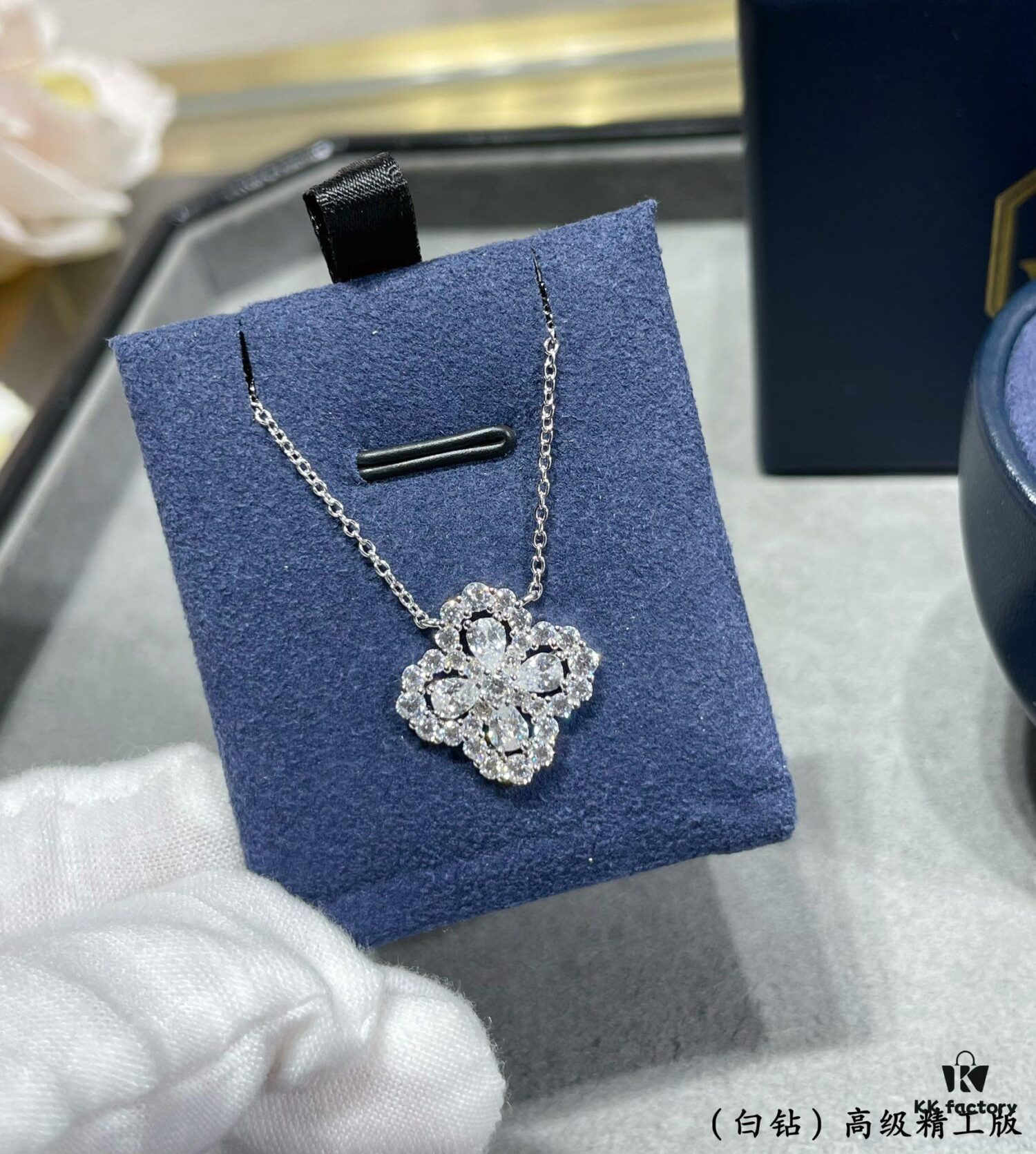 69301bae12f62673a6fad26b Harry Winston Diamond Links Full Diamond Clover Necklace (White Diamonds)