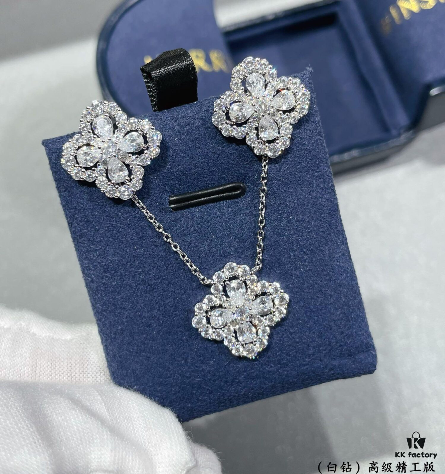 69301bb012f62673a6fad26c Harry Winston Diamond Links Full Diamond Clover Stud Earrings (White Diamonds)