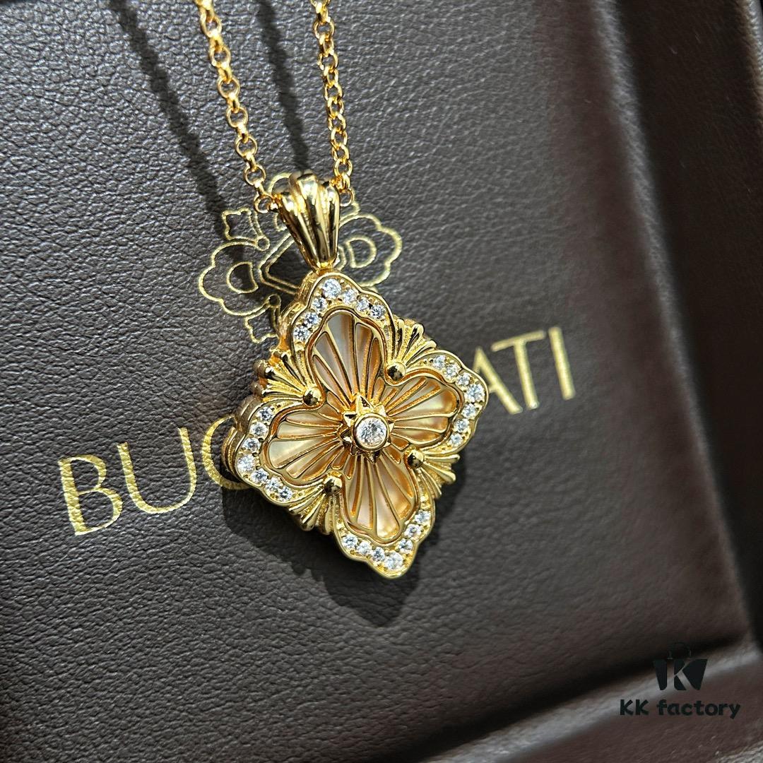 Buccellati Vintage Royal Style Diamond-Cut Four-Leaf Clover Shell Agate Chalcedony Double-Sided Necklace