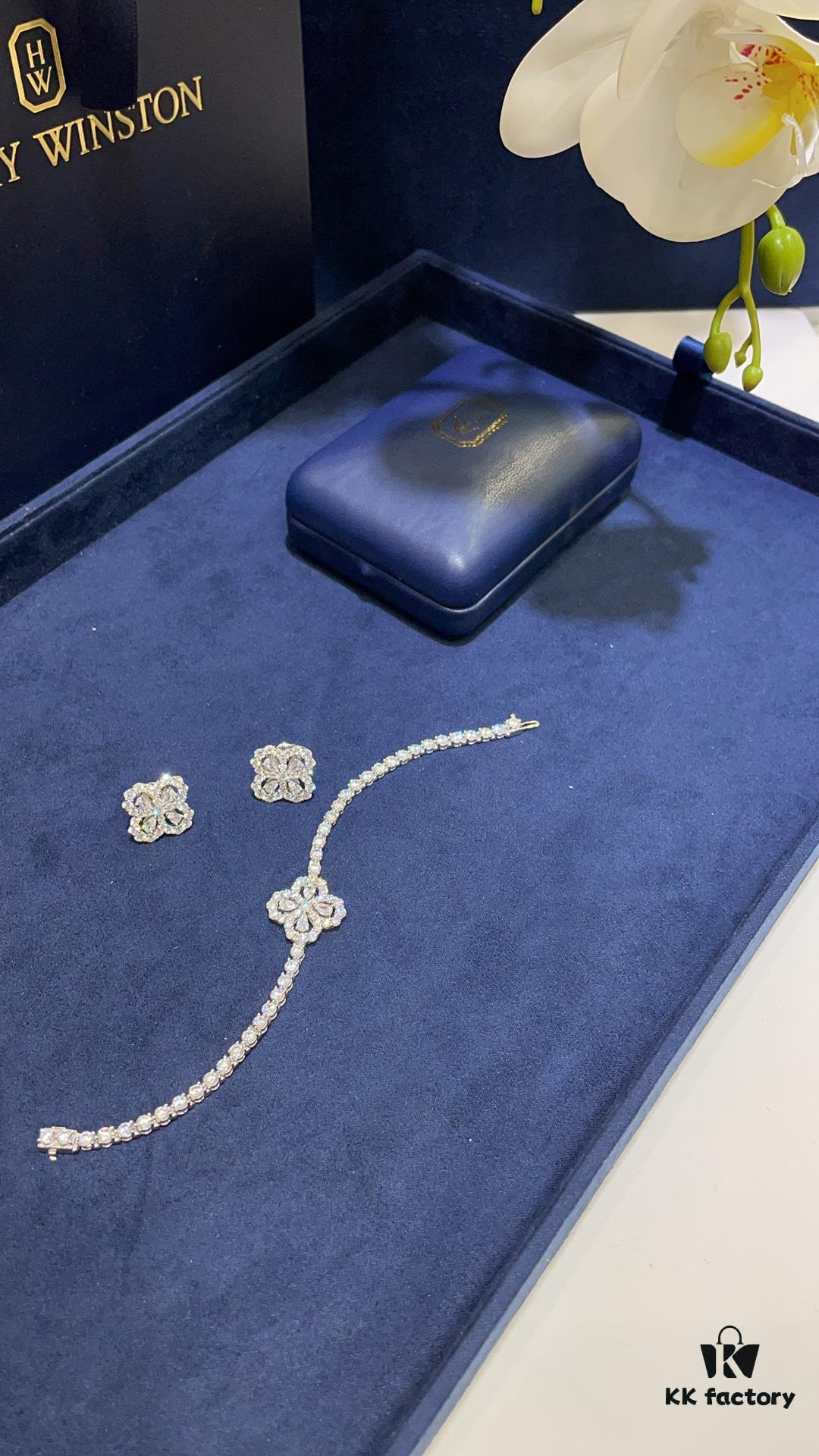 Harry Winston New Style Luxurious Clover Diamond Stud Earrings