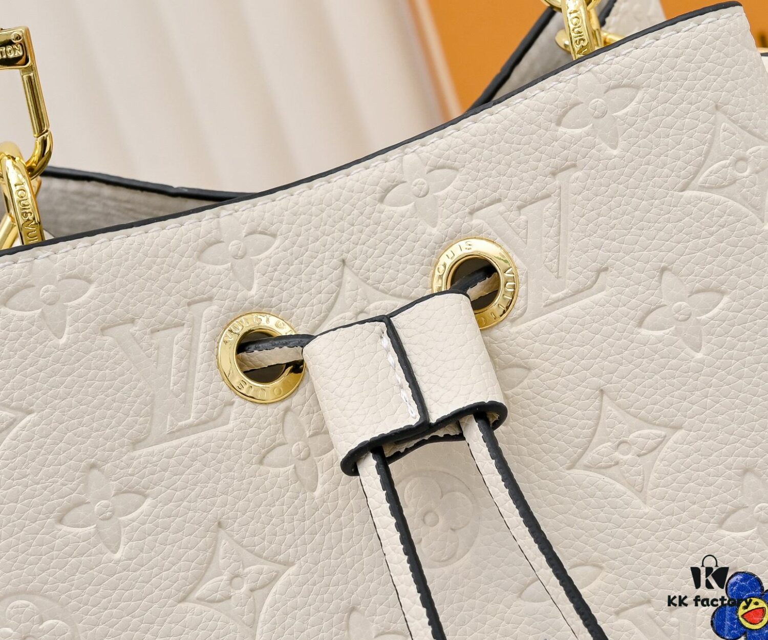 6930207612f62673a6fad763 M13676 M44021 NeoNoe BB Bucket Bag from Louis Vuitton × Takashi Murakami Re-Edition Collection