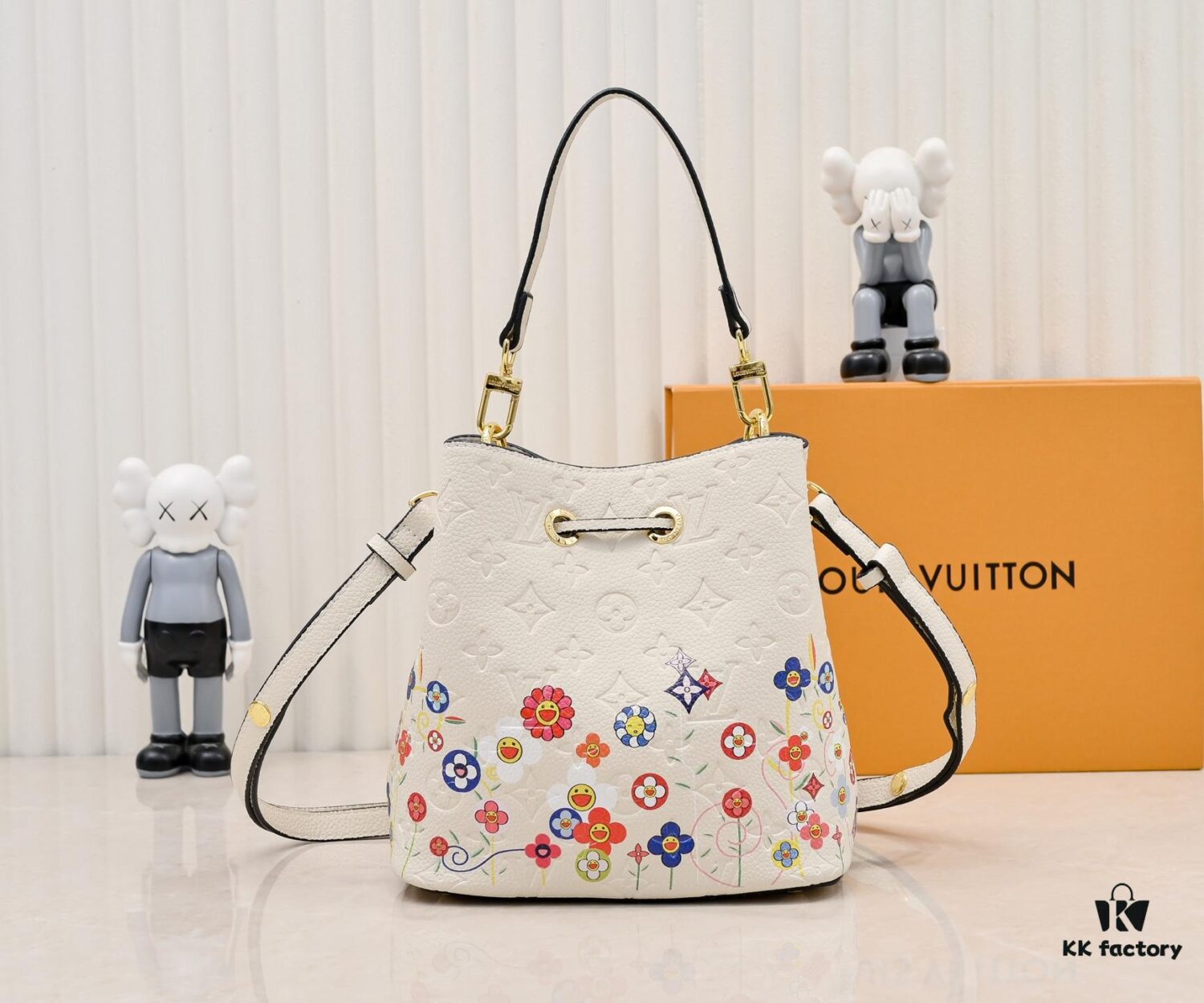 6930207612f62673a6fad764 M13676 M44021 NeoNoe BB Bucket Bag from Louis Vuitton × Takashi Murakami Re-Edition Collection