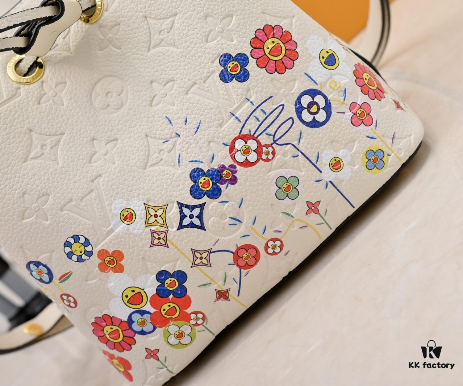 6930207712f62673a6fad765 M13676 M44021 NeoNoe BB Bucket Bag from Louis Vuitton × Takashi Murakami Re-Edition Collection