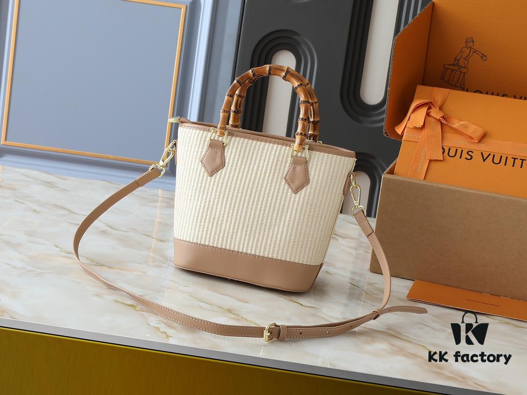 6930208912f62673a6fad780 Upgraded Original M66588 Wallet On Chain Handbag from Louis Vuitton LV Bloom Collection