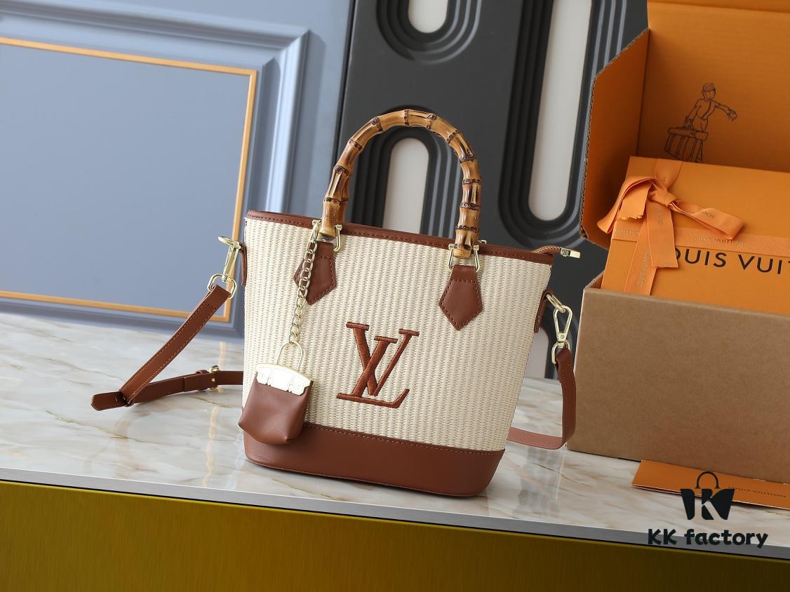 6930208b12f62673a6fad783 Upgraded Original M66588 Wallet On Chain Handbag from Louis Vuitton LV Bloom Collection