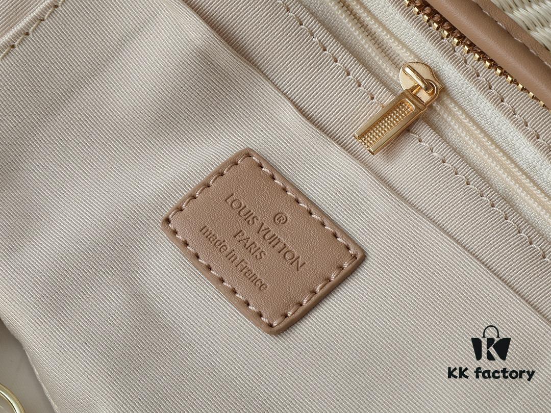 6930208c12f62673a6fad784 Upgraded Original M66588 Wallet On Chain Handbag from Louis Vuitton LV Bloom Collection