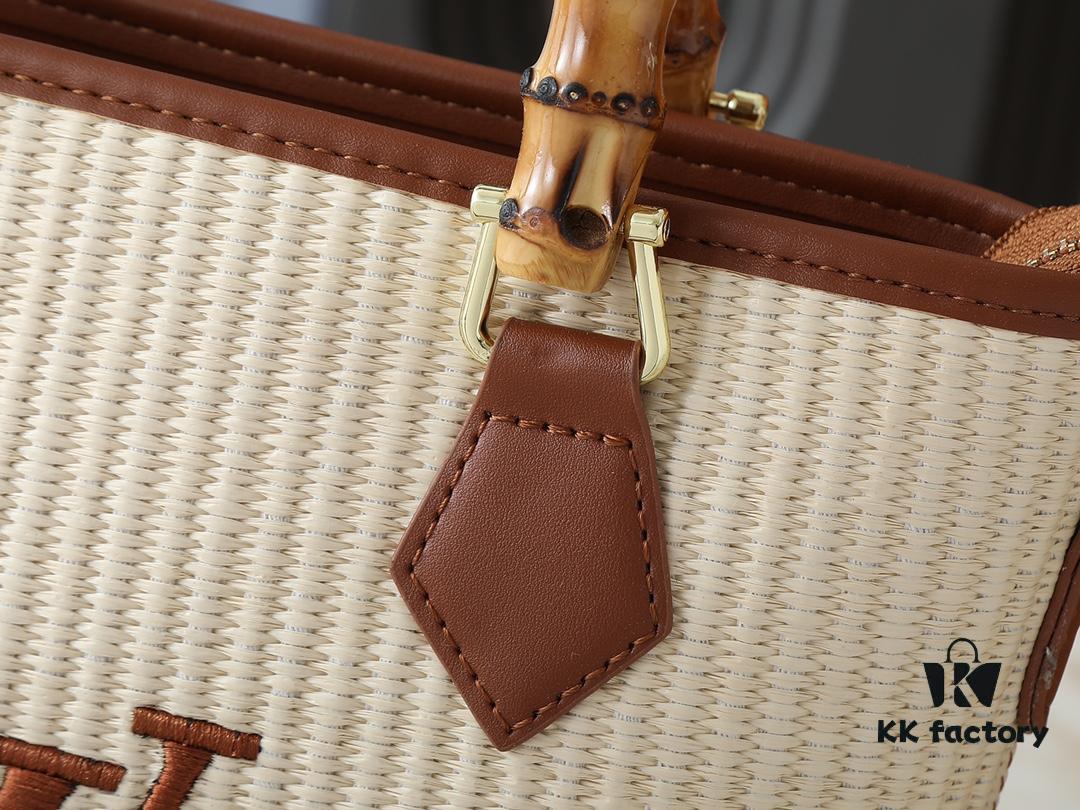 6930208f12f62673a6fad789 Upgraded Original M66588 Wallet On Chain Handbag from Louis Vuitton LV Bloom Collection