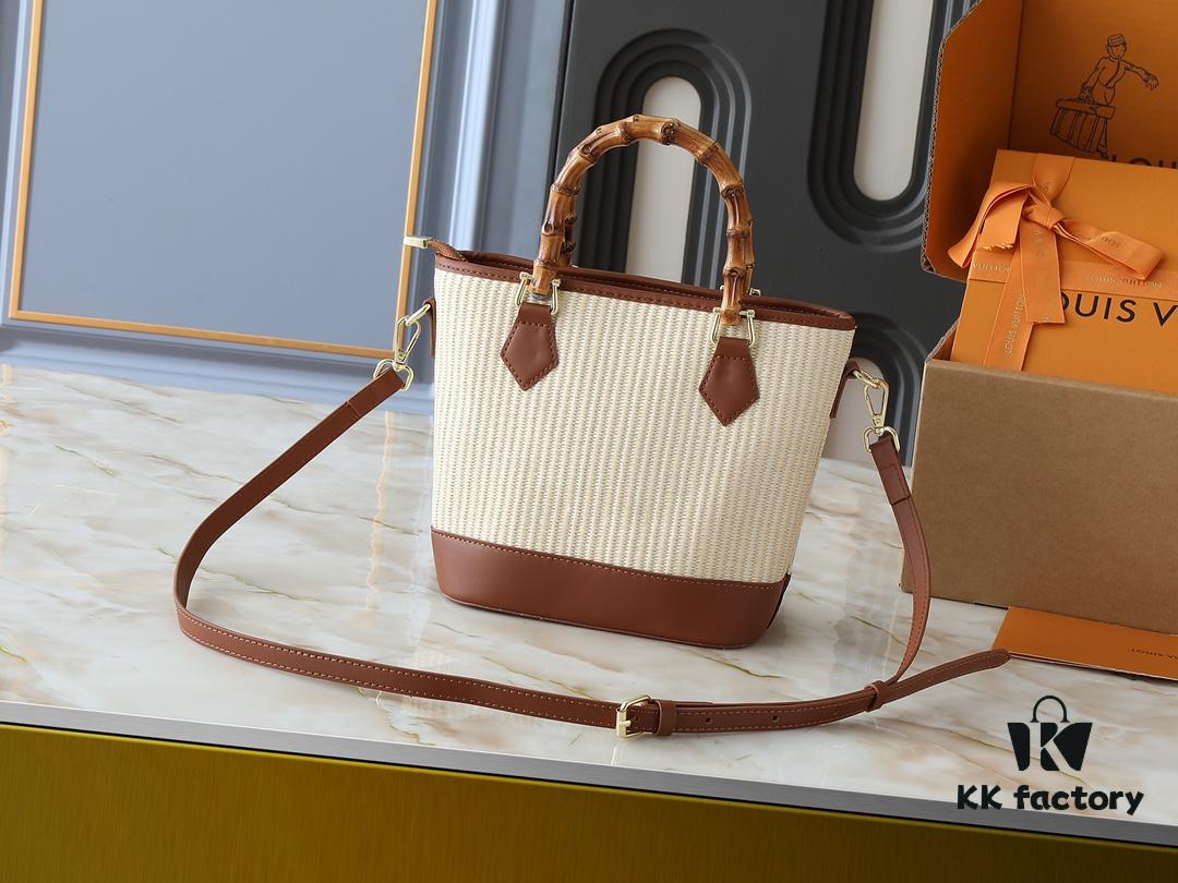 6930209f12f62673a6fad798 Upgraded Original M66588 Wallet On Chain Handbag from Louis Vuitton LV Bloom Collection