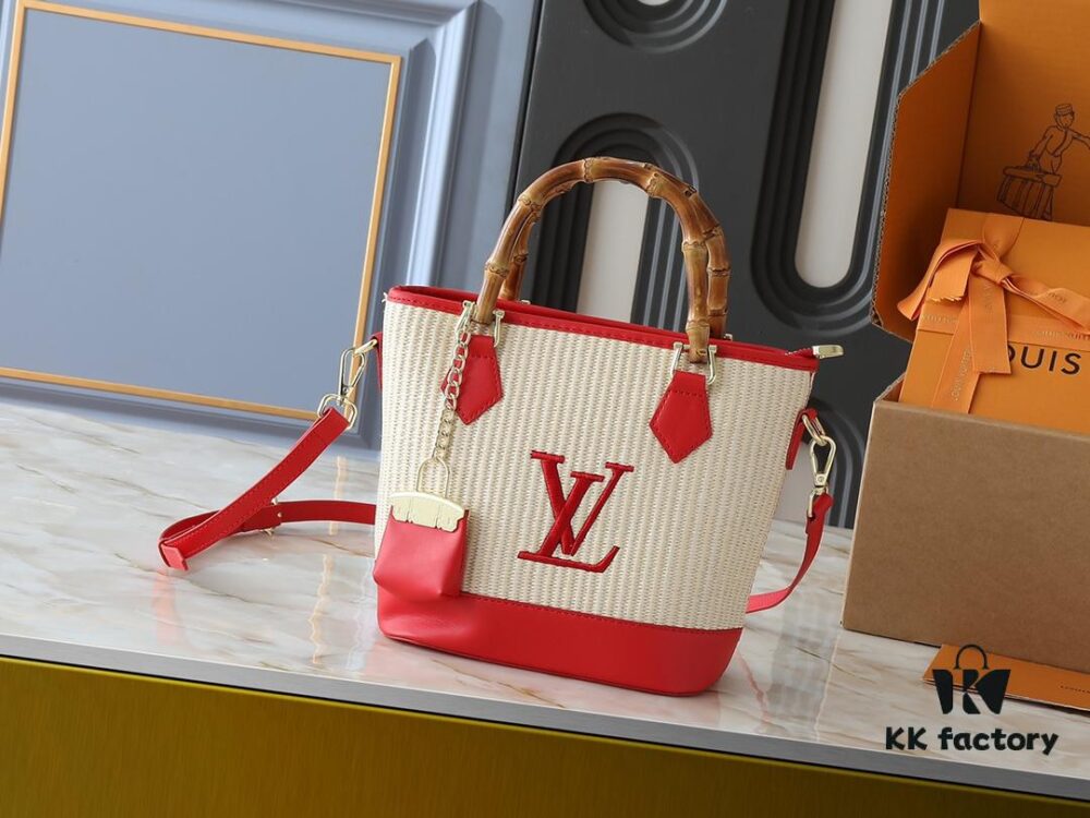 693020a312f62673a6fad79b Upgraded Original M66588 Wallet On Chain Handbag from Louis Vuitton LV Bloom Collection
