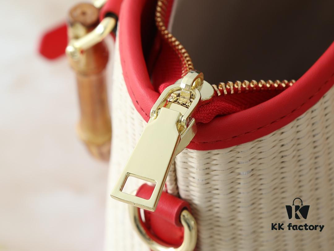 693020a712f62673a6fad7a0 Upgraded Original M66588 Wallet On Chain Handbag from Louis Vuitton LV Bloom Collection
