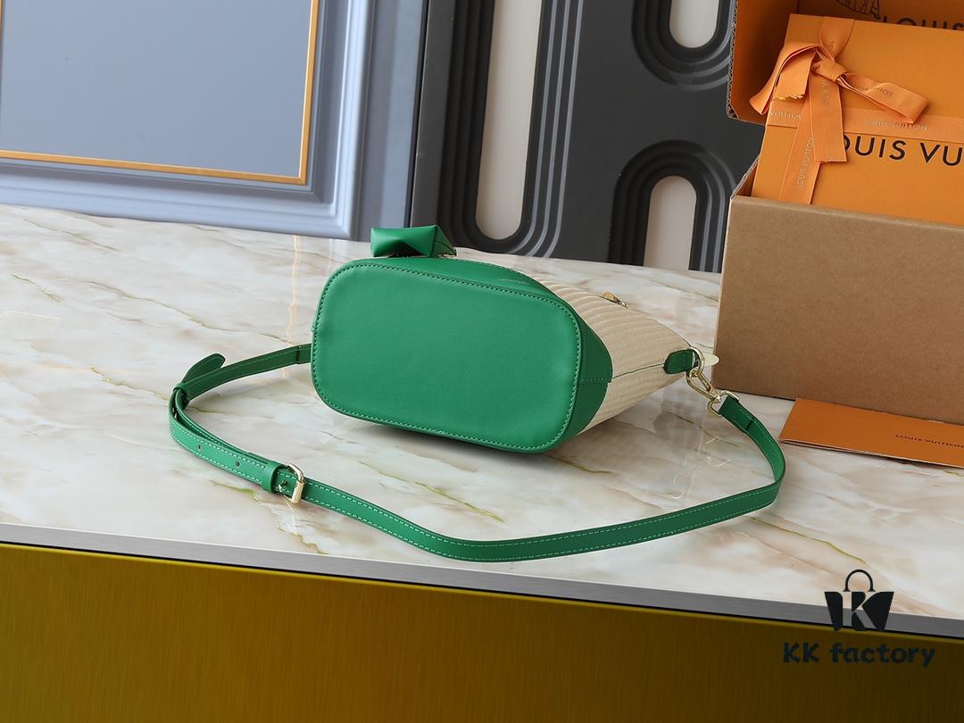 693020ac12f62673a6fad7aa Upgraded Original M66588 Wallet On Chain Handbag from Louis Vuitton LV Bloom Collection